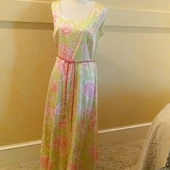 Jessica Howard Dresses & Skirts - Jessica Howard Lime Green & Magenta Maxi Dress